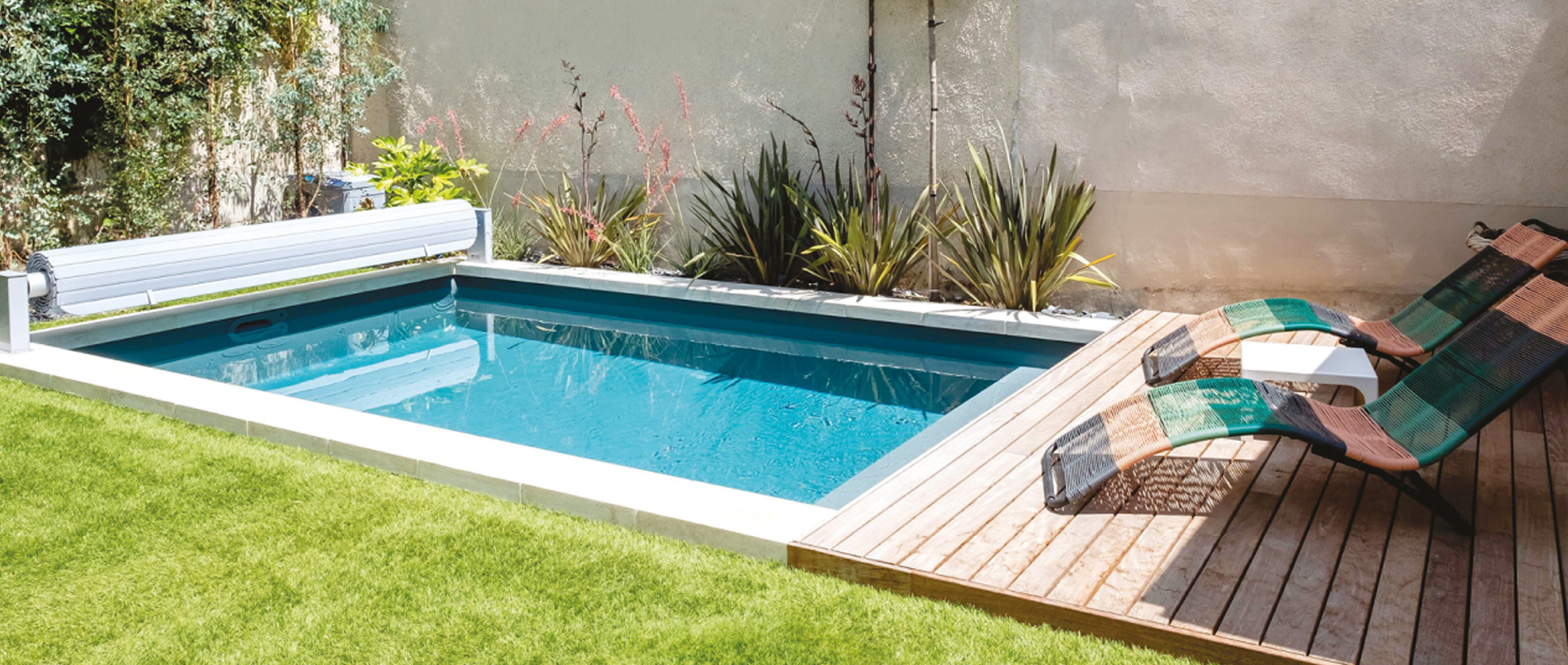 Gartenpool neben Terrasse Desjoyaux Pools