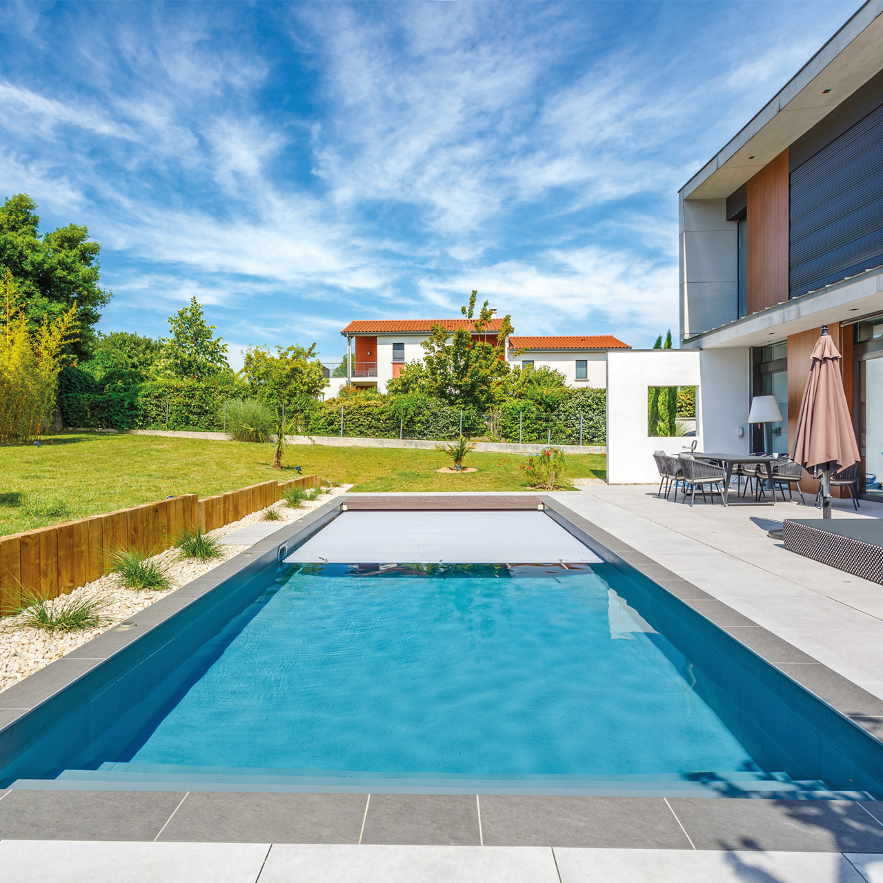 Piscine dans le jardin 9m sur 4m